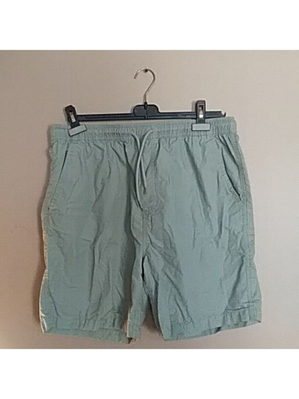 Amnesia mens shorts size large